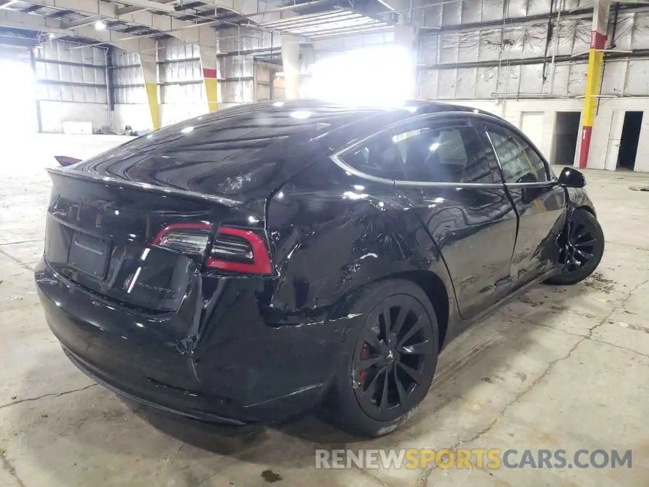 4 Photograph of a damaged car 5YJ3E1EB5MF085505 TESLA MODEL 3 2021