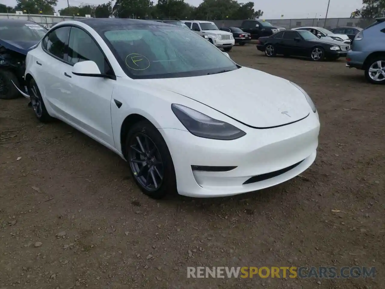 1 Photograph of a damaged car 5YJ3E1EB5MF085858 TESLA MODEL 3 2021