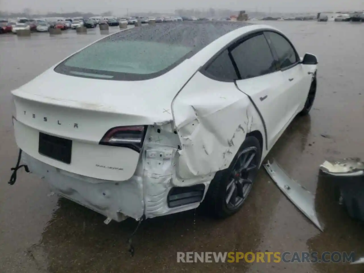 4 Photograph of a damaged car 5YJ3E1EB5MF855136 TESLA MODEL 3 2021