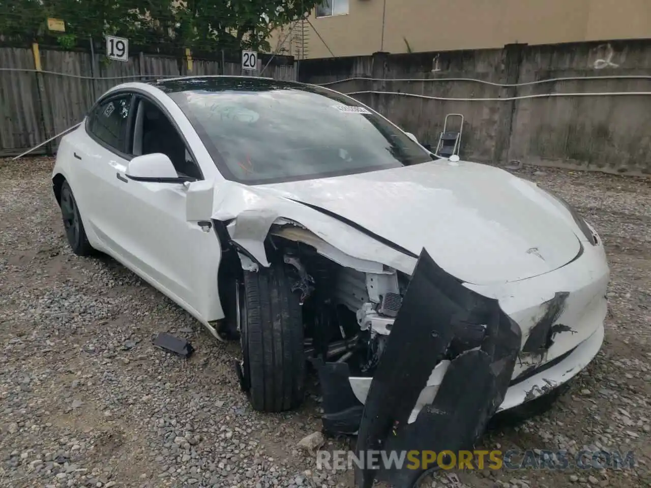 1 Photograph of a damaged car 5YJ3E1EB5MF902147 TESLA MODEL 3 2021