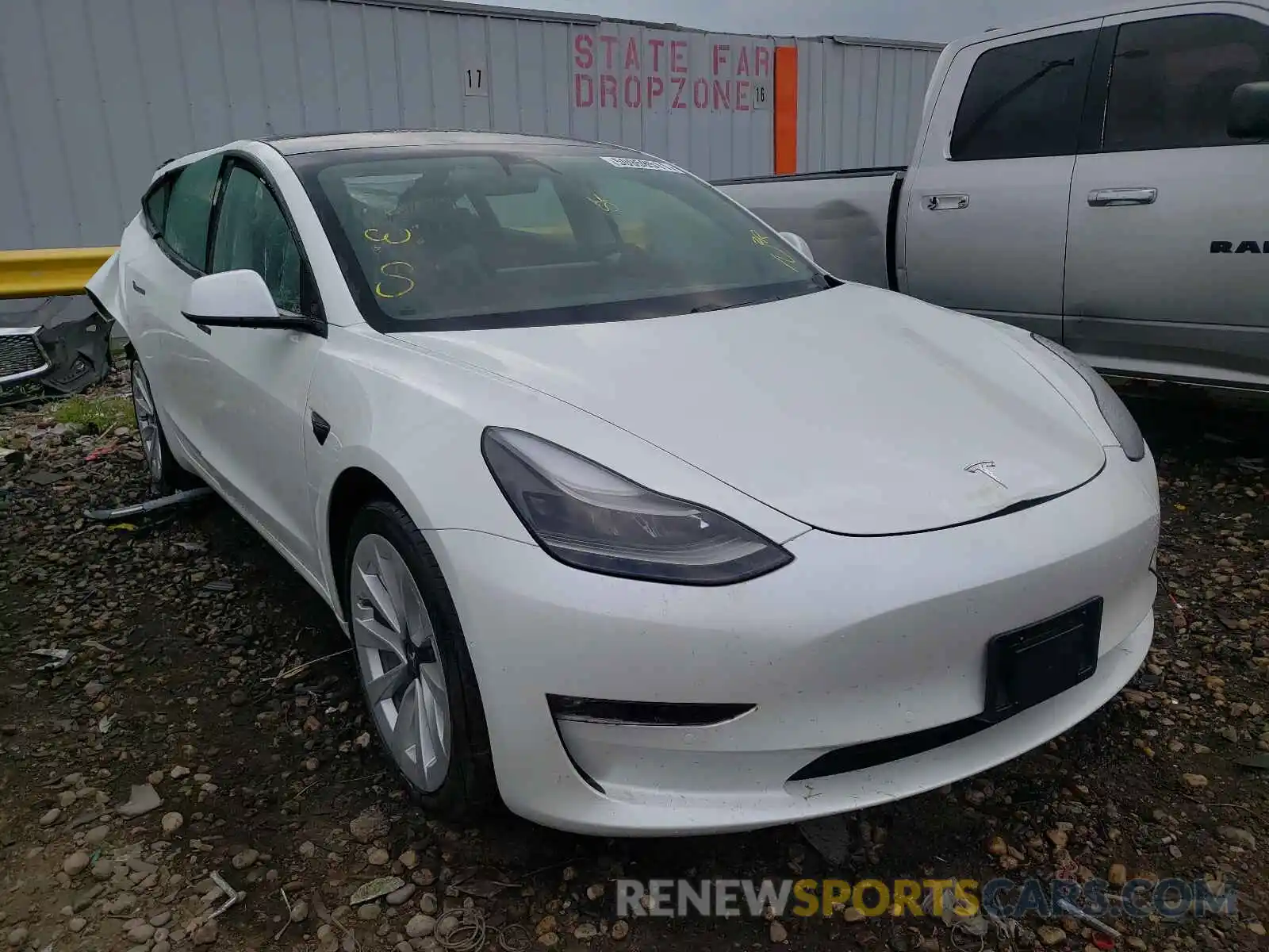 1 Photograph of a damaged car 5YJ3E1EB5MF906733 TESLA MODEL 3 2021