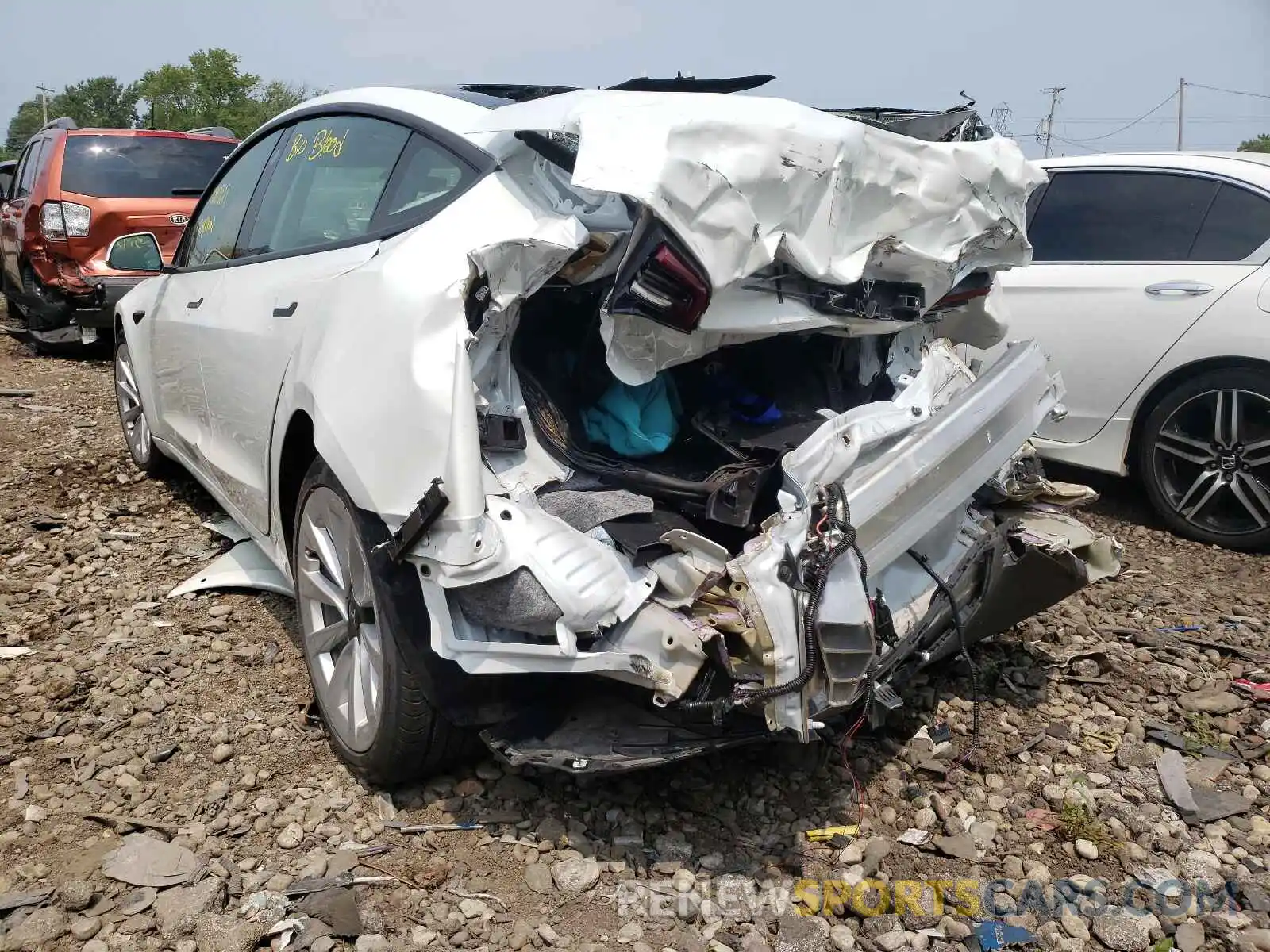 3 Photograph of a damaged car 5YJ3E1EB5MF906733 TESLA MODEL 3 2021