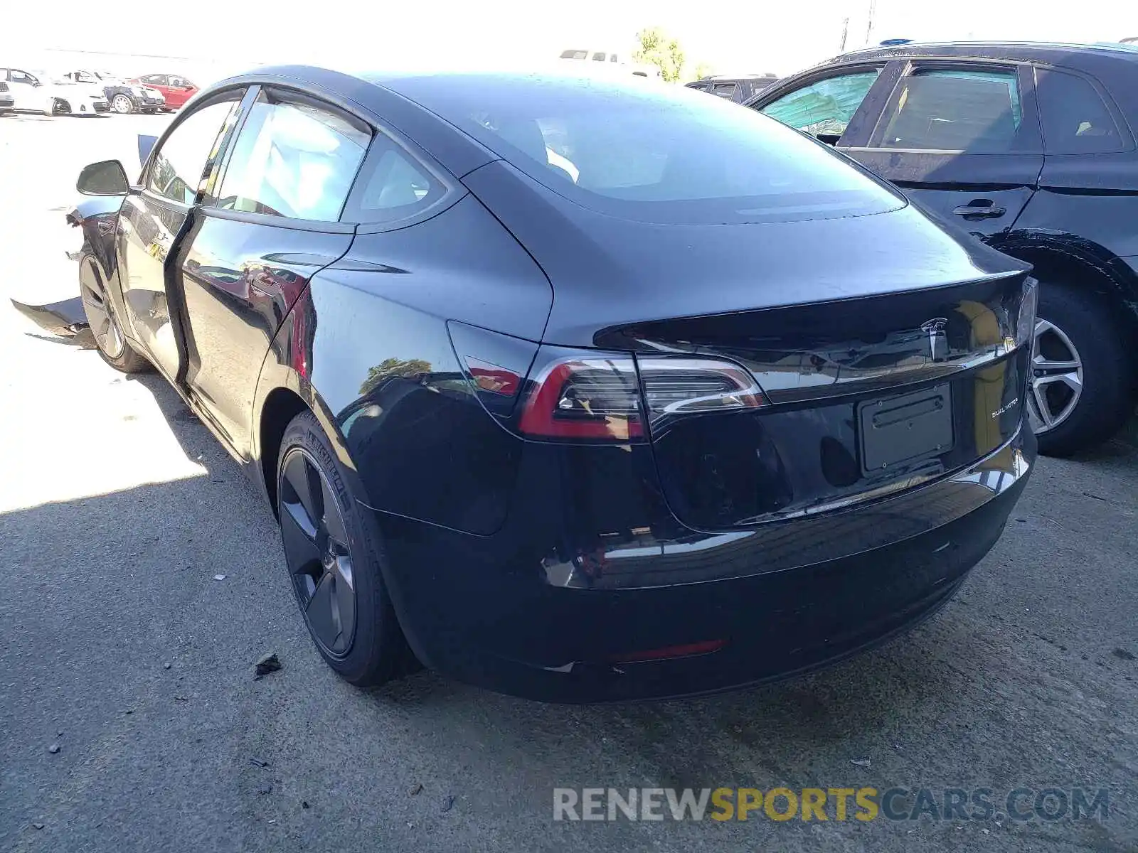 3 Photograph of a damaged car 5YJ3E1EB5MF937237 TESLA MODEL 3 2021