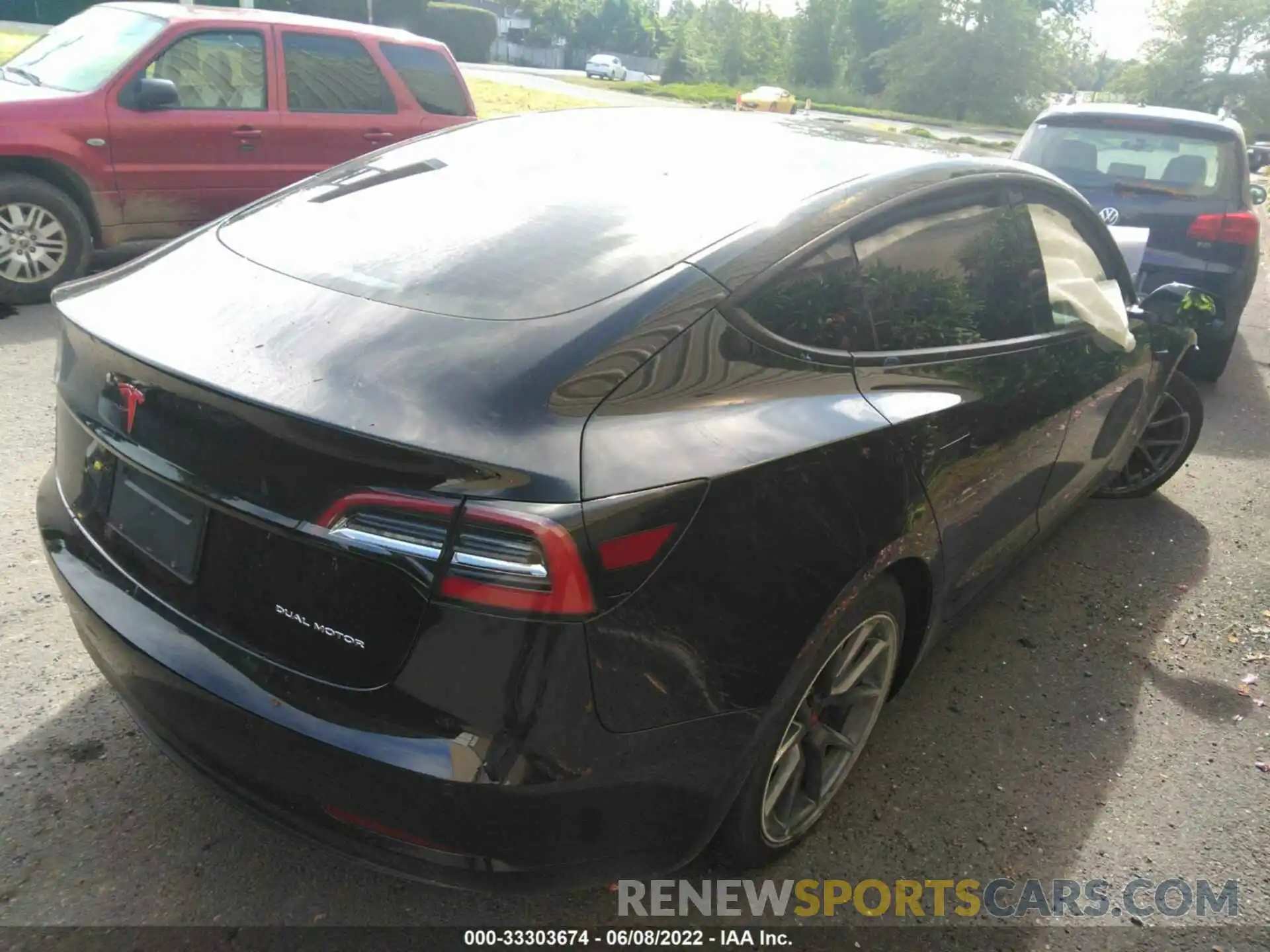 4 Photograph of a damaged car 5YJ3E1EB5MF937335 TESLA MODEL 3 2021