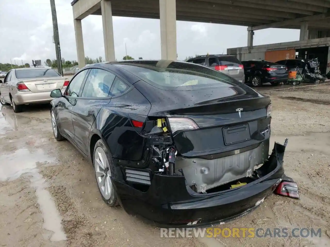 3 Photograph of a damaged car 5YJ3E1EB5MF974966 TESLA MODEL 3 2021