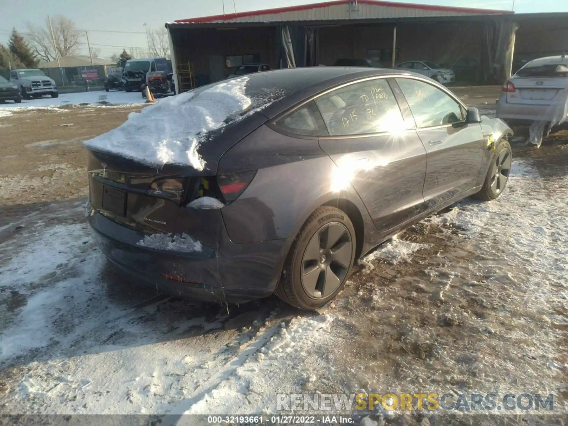 4 Фотография поврежденного автомобиля 5YJ3E1EB5MF983957 TESLA MODEL 3 2021