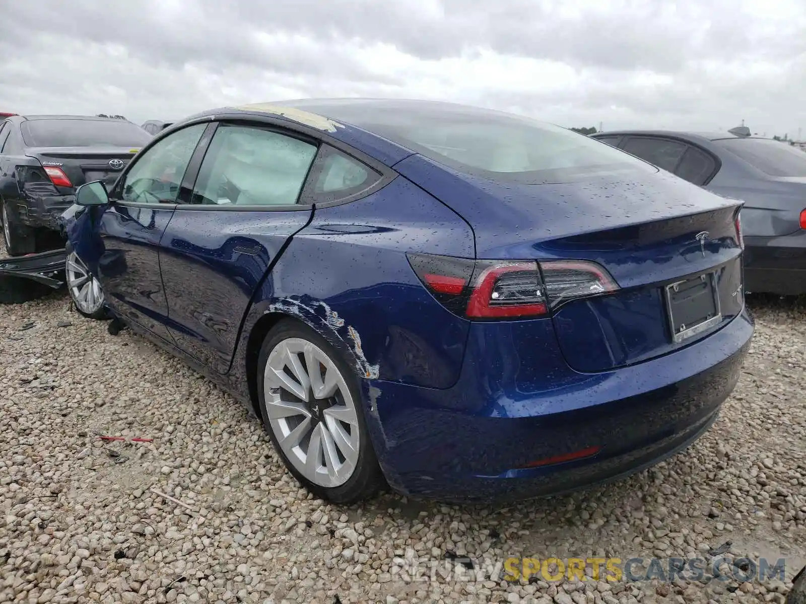 3 Photograph of a damaged car 5YJ3E1EB5MF990259 TESLA MODEL 3 2021