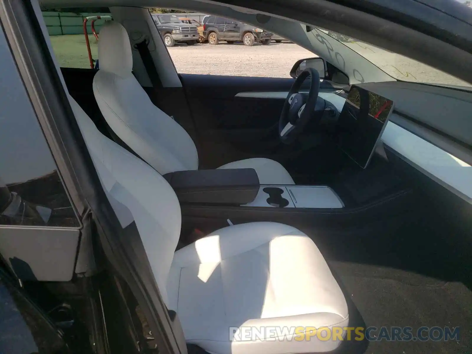 5 Photograph of a damaged car 5YJ3E1EB5MF992836 TESLA MODEL 3 2021