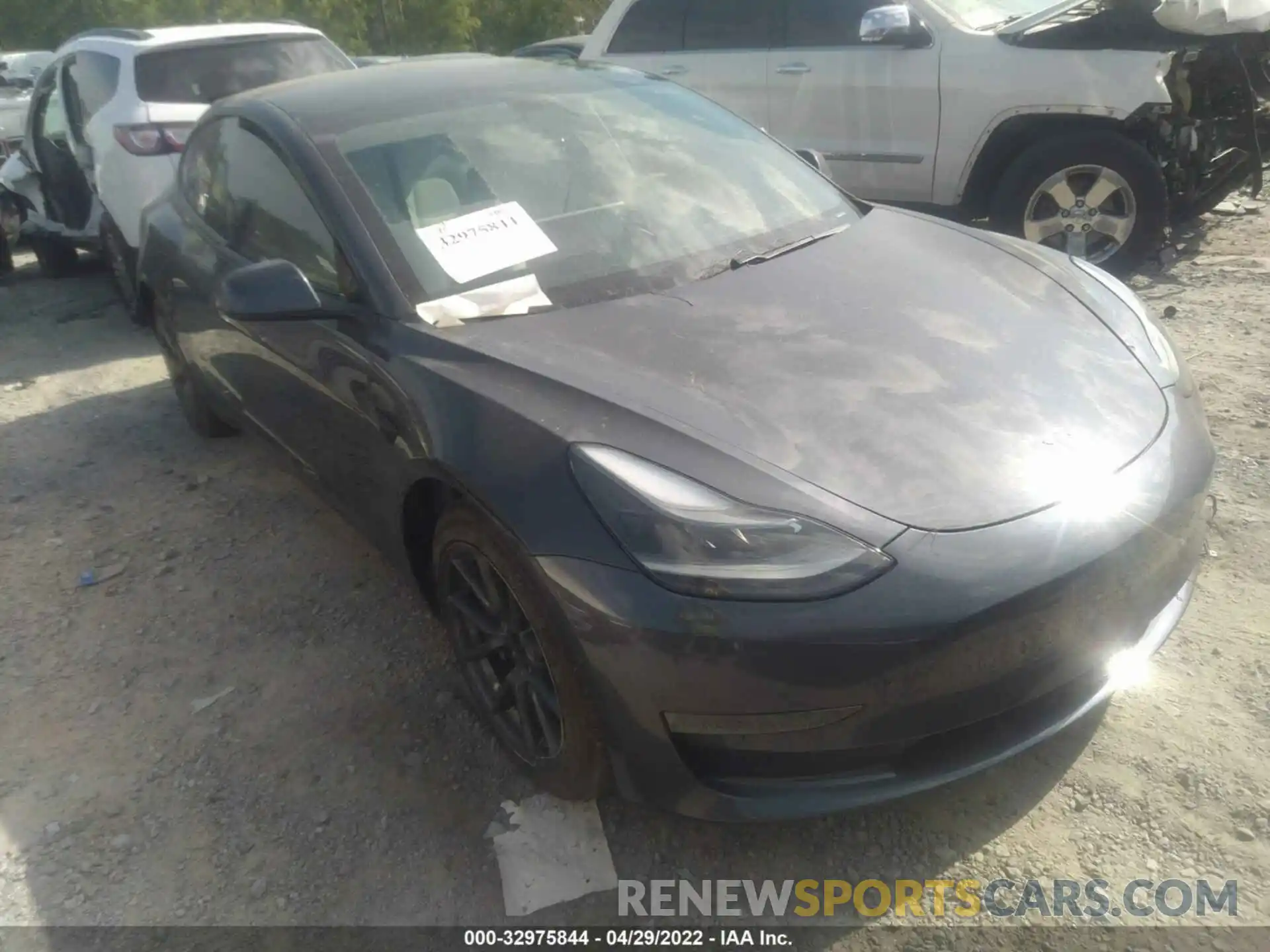 1 Photograph of a damaged car 5YJ3E1EB5MF992870 TESLA MODEL 3 2021