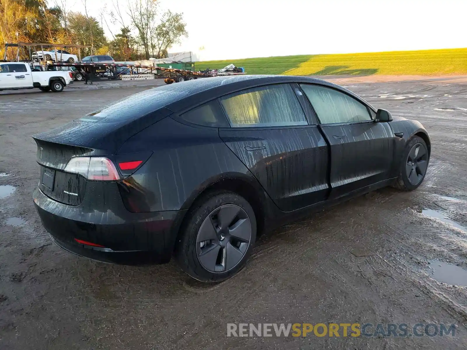 4 Фотография поврежденного автомобиля 5YJ3E1EB6MF915571 TESLA MODEL 3 2021