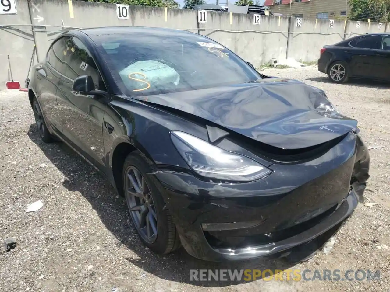 1 Photograph of a damaged car 5YJ3E1EB6MF924528 TESLA MODEL 3 2021