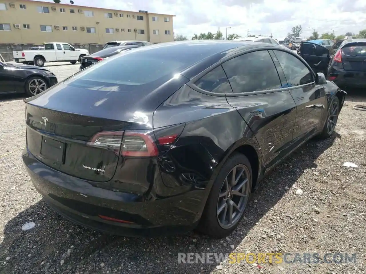 4 Фотография поврежденного автомобиля 5YJ3E1EB6MF924528 TESLA MODEL 3 2021