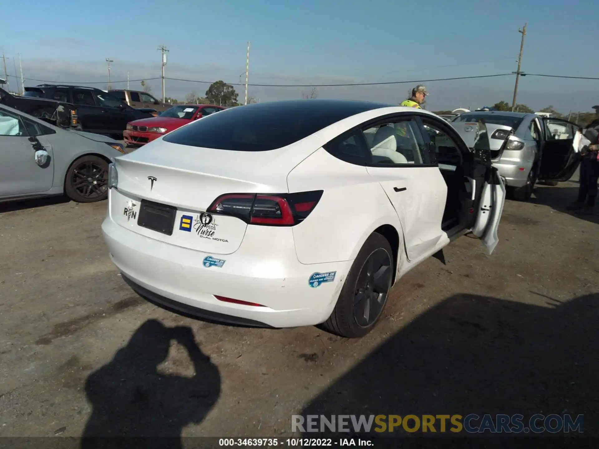 4 Photograph of a damaged car 5YJ3E1EB6MF925792 TESLA MODEL 3 2021