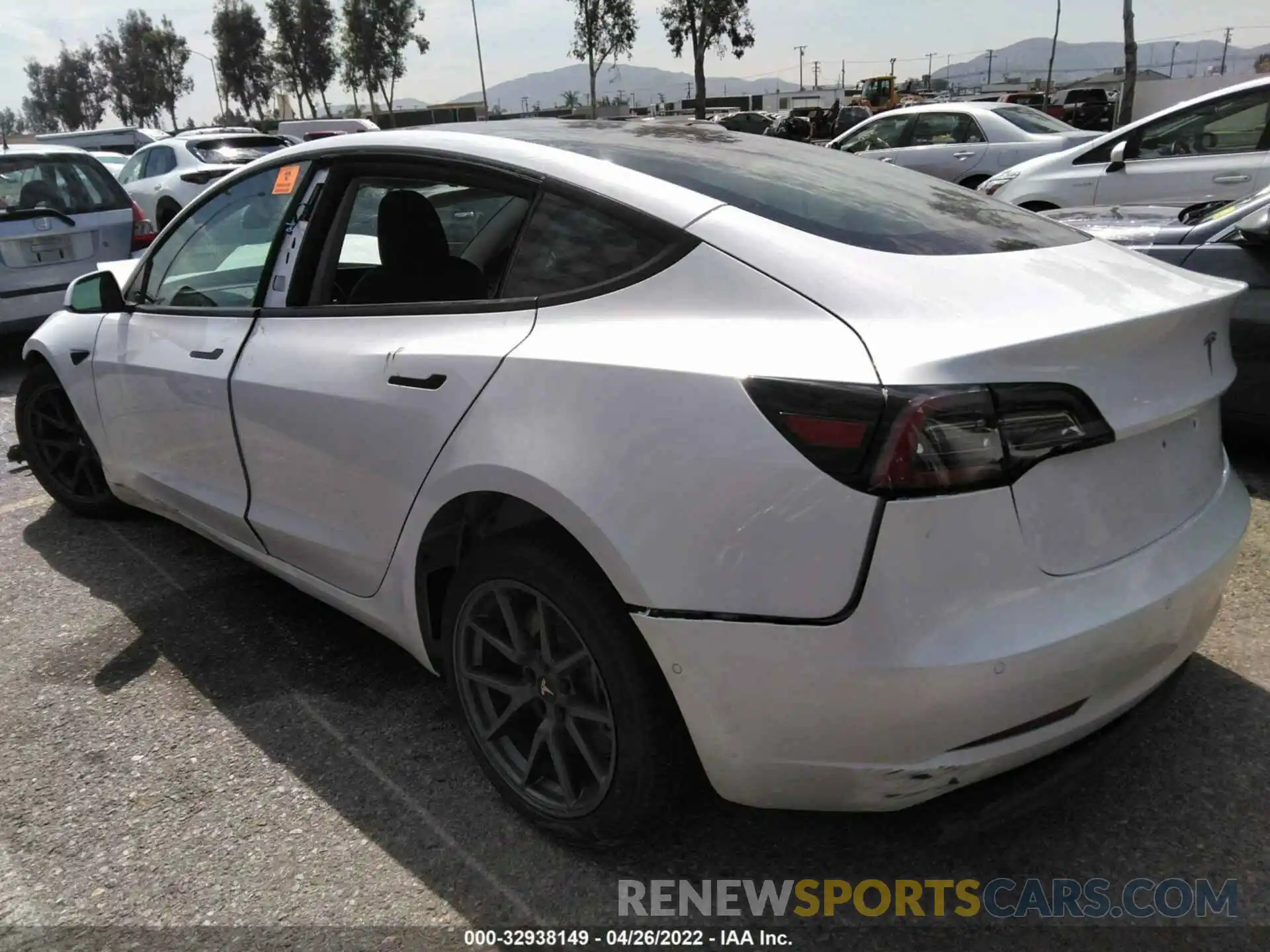 3 Photograph of a damaged car 5YJ3E1EB7MF006982 TESLA MODEL 3 2021