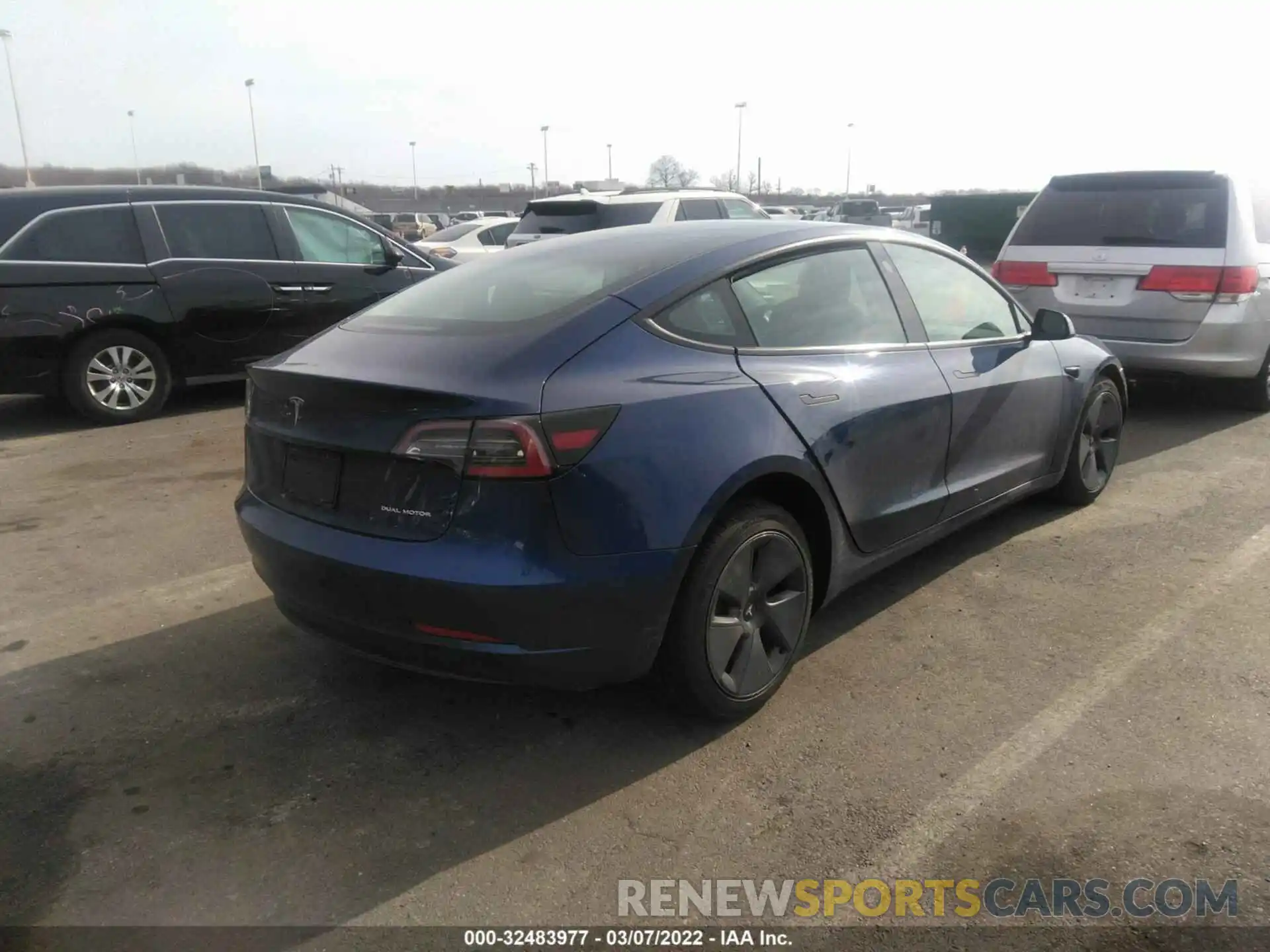 4 Фотография поврежденного автомобиля 5YJ3E1EB7MF044471 TESLA MODEL 3 2021