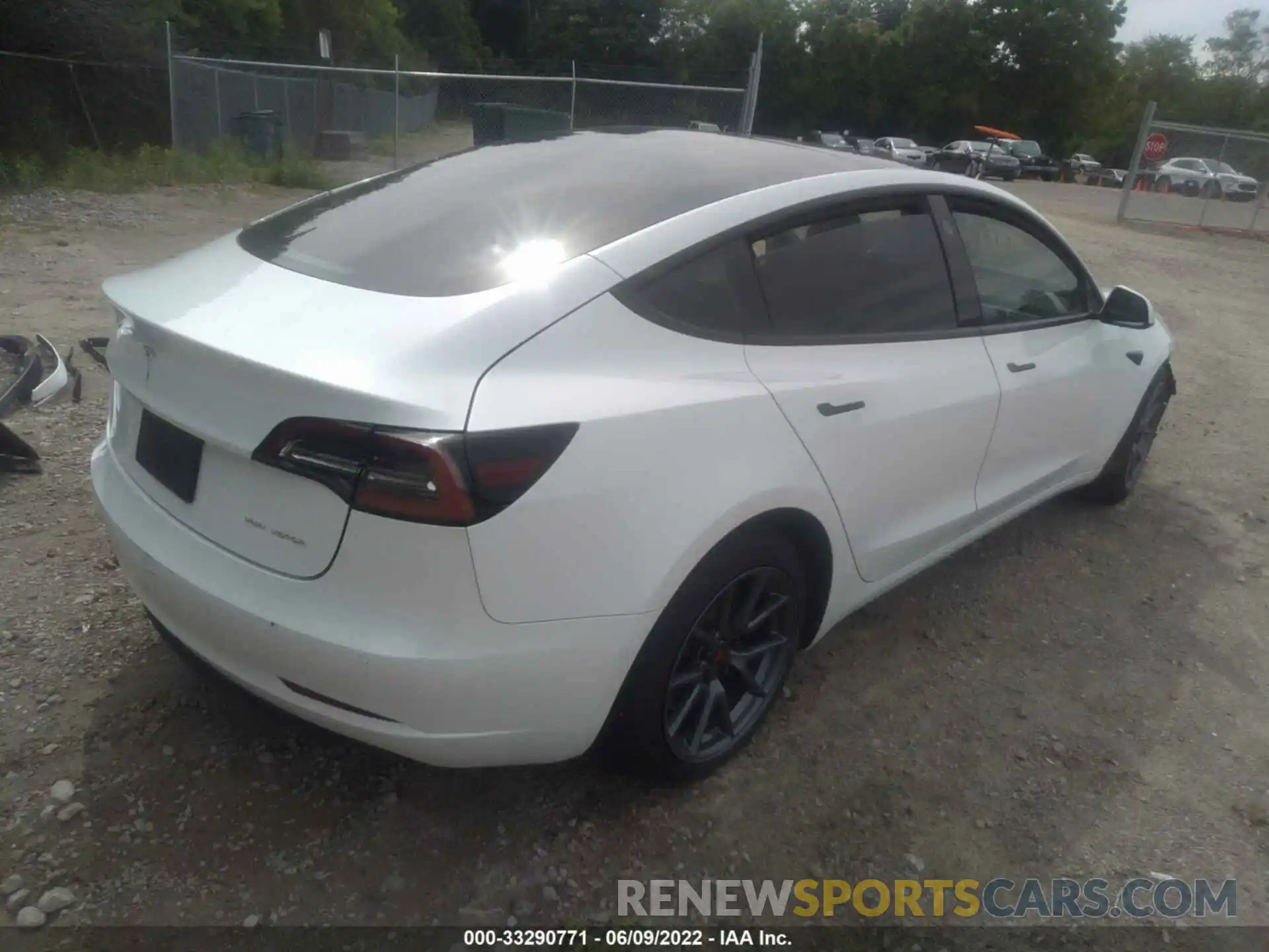 4 Photograph of a damaged car 5YJ3E1EB7MF045796 TESLA MODEL 3 2021