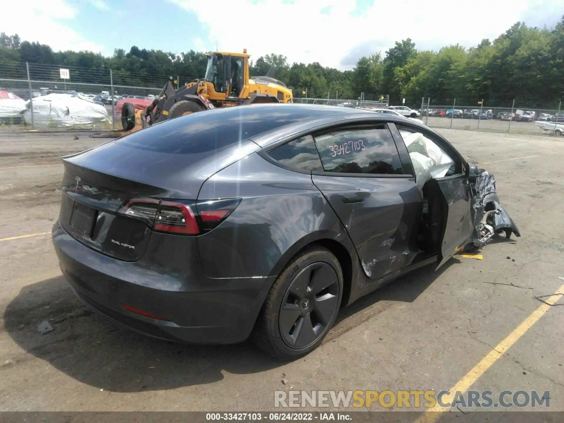 4 Фотография поврежденного автомобиля 5YJ3E1EB7MF848107 TESLA MODEL 3 2021