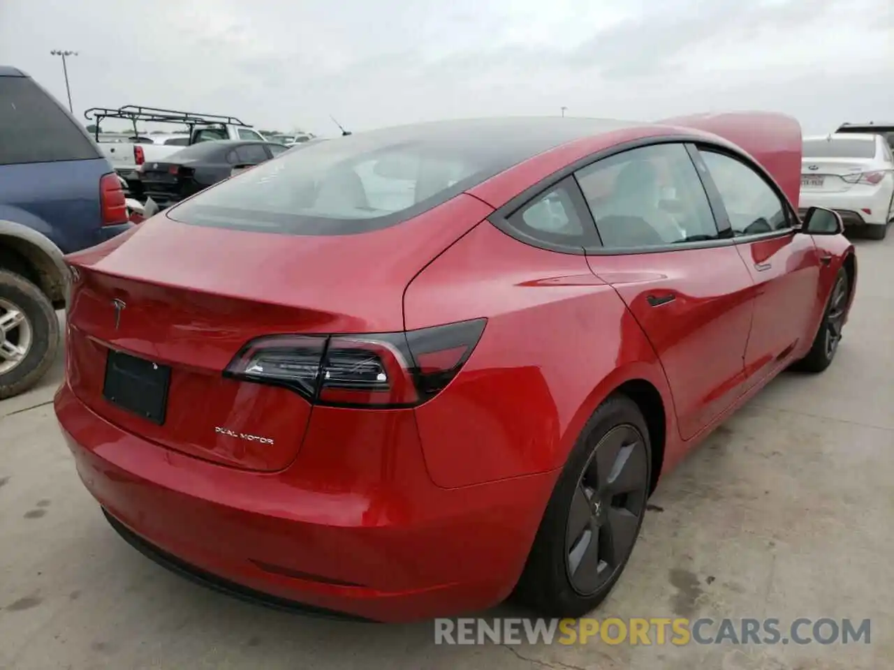 4 Photograph of a damaged car 5YJ3E1EB7MF860323 TESLA MODEL 3 2021