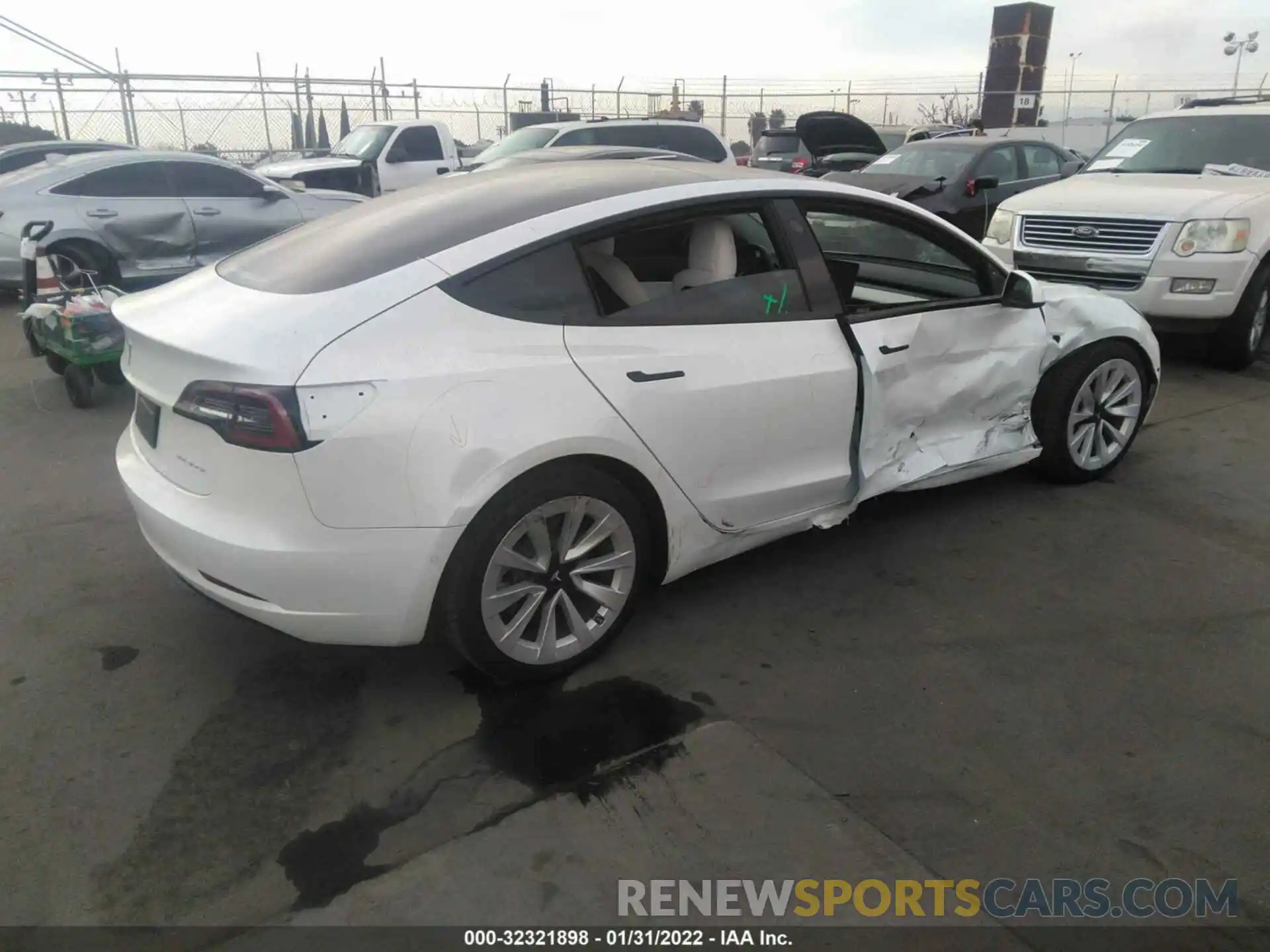 4 Фотография поврежденного автомобиля 5YJ3E1EB7MF868910 TESLA MODEL 3 2021