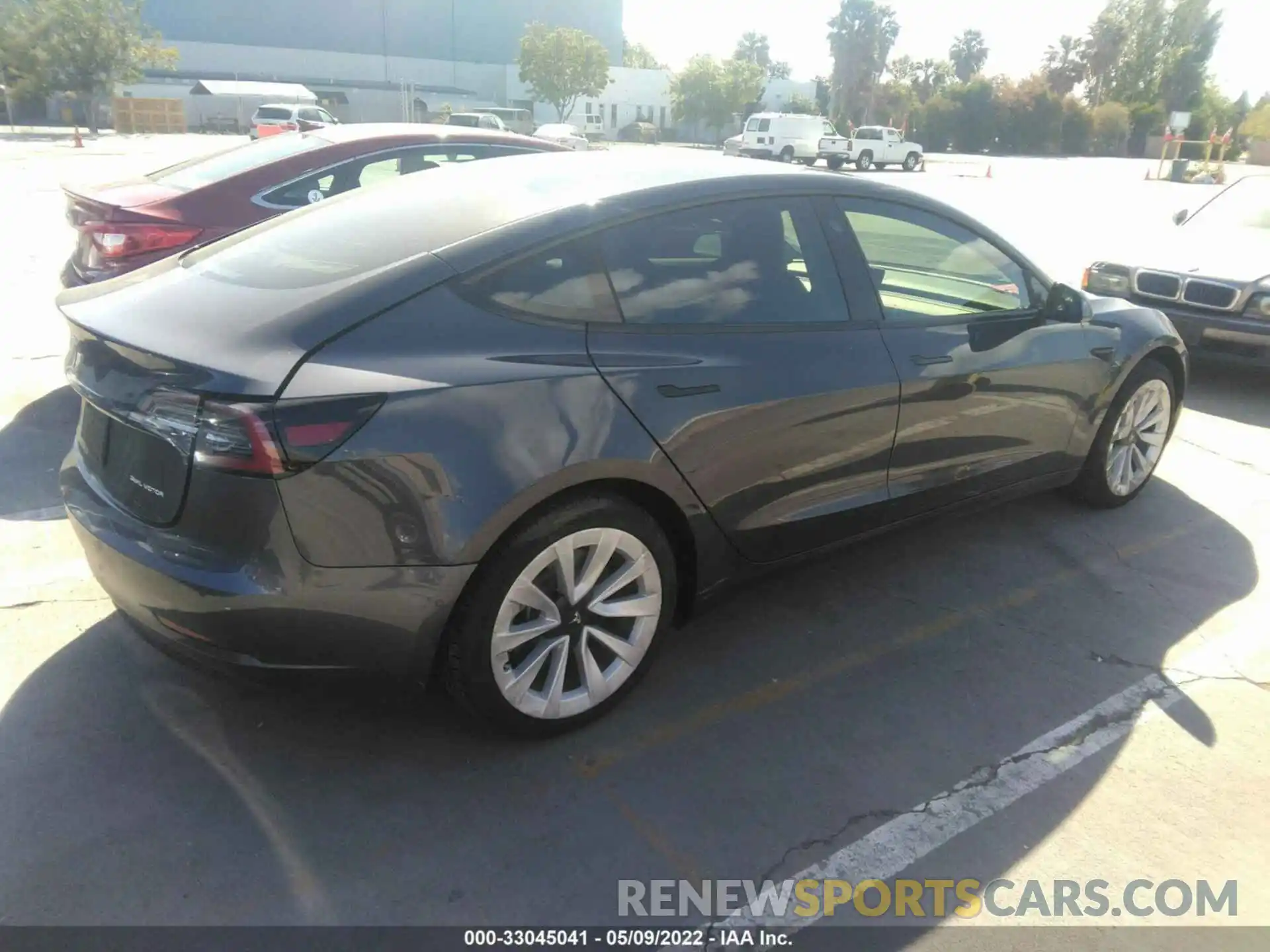 4 Фотография поврежденного автомобиля 5YJ3E1EB8MF064843 TESLA MODEL 3 2021