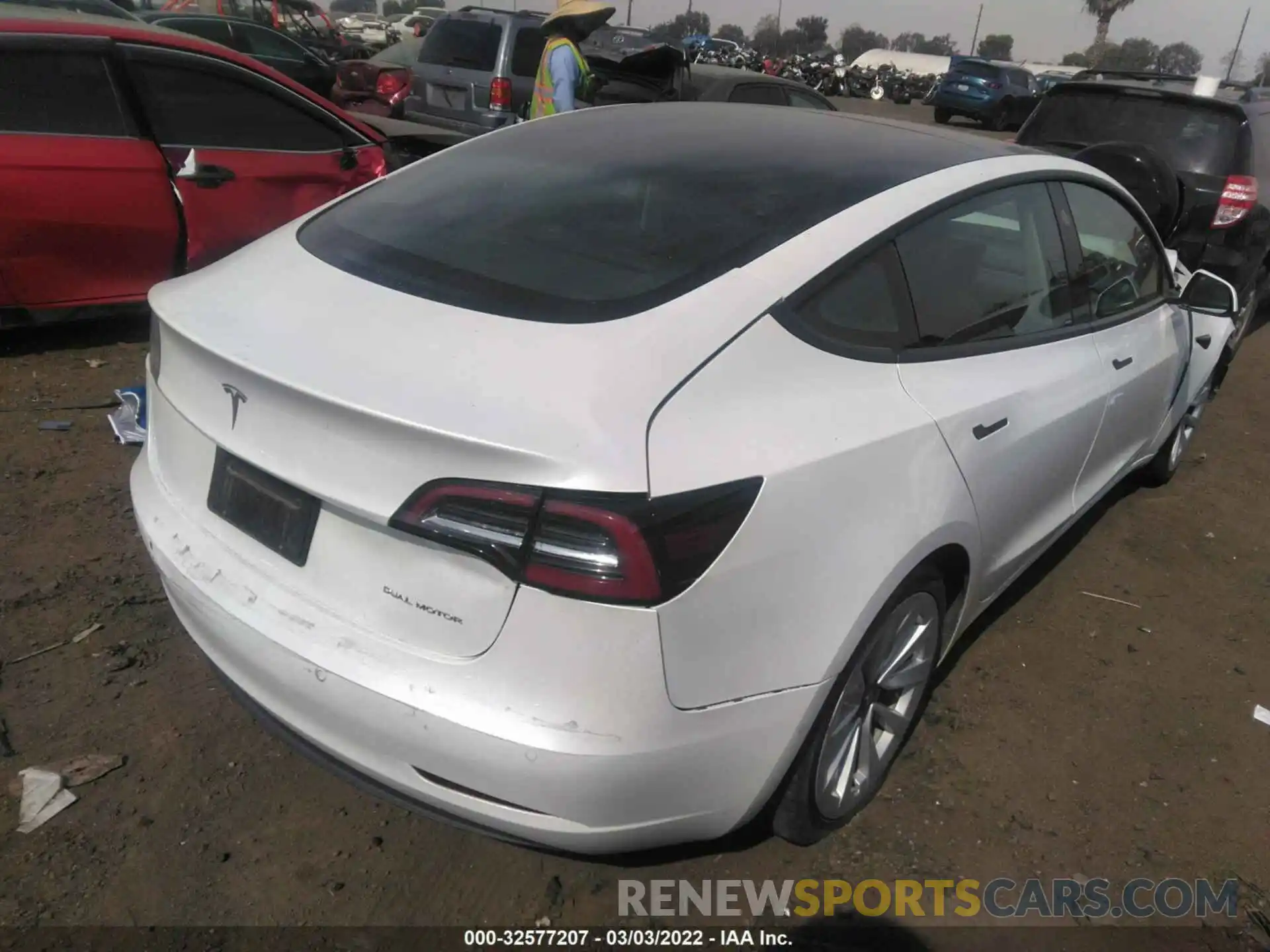 4 Фотография поврежденного автомобиля 5YJ3E1EB8MF868799 TESLA MODEL 3 2021