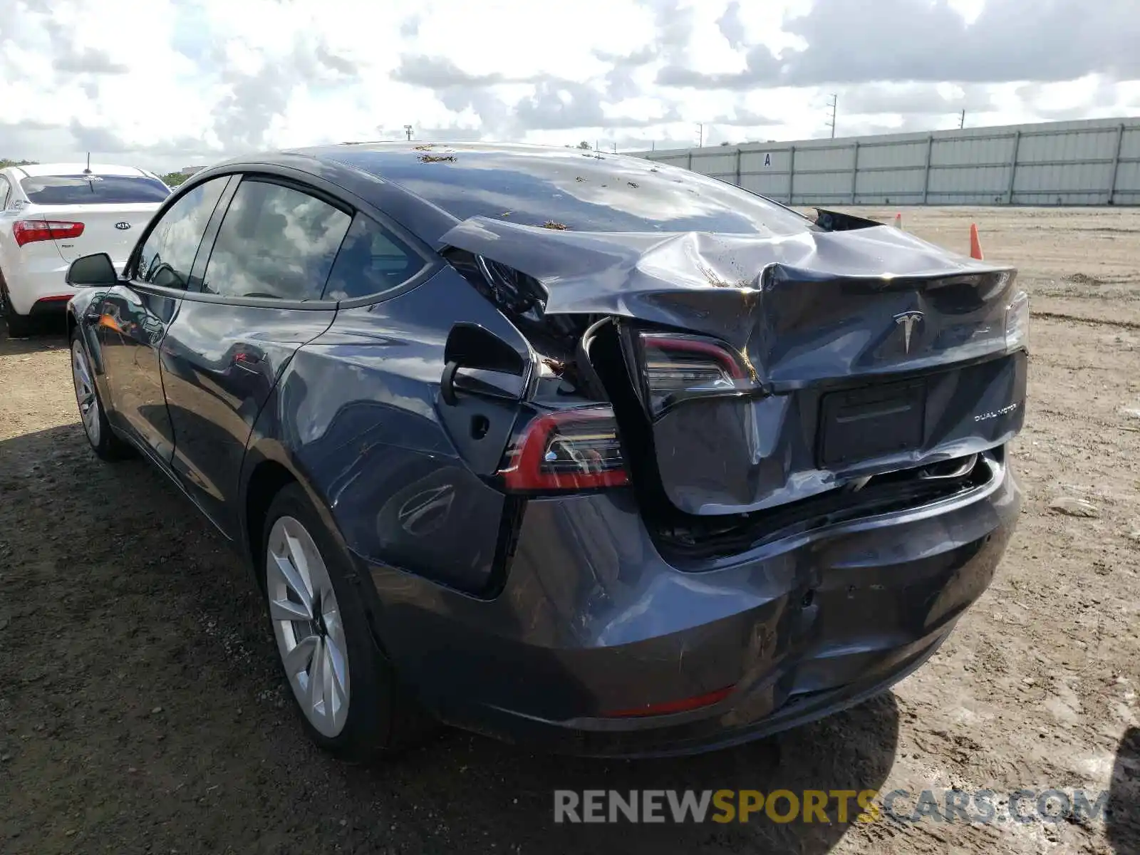 3 Photograph of a damaged car 5YJ3E1EB8MF902658 TESLA MODEL 3 2021