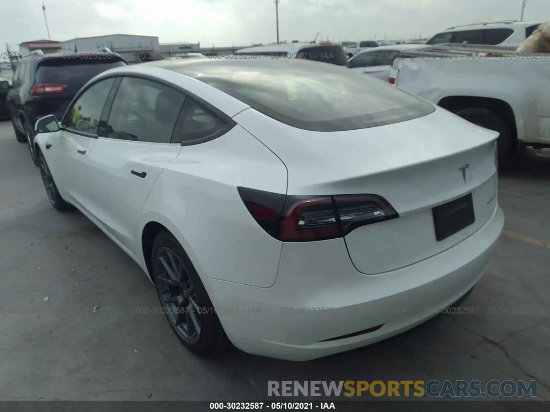 3 Photograph of a damaged car 5YJ3E1EB8MF902708 TESLA MODEL 3 2021