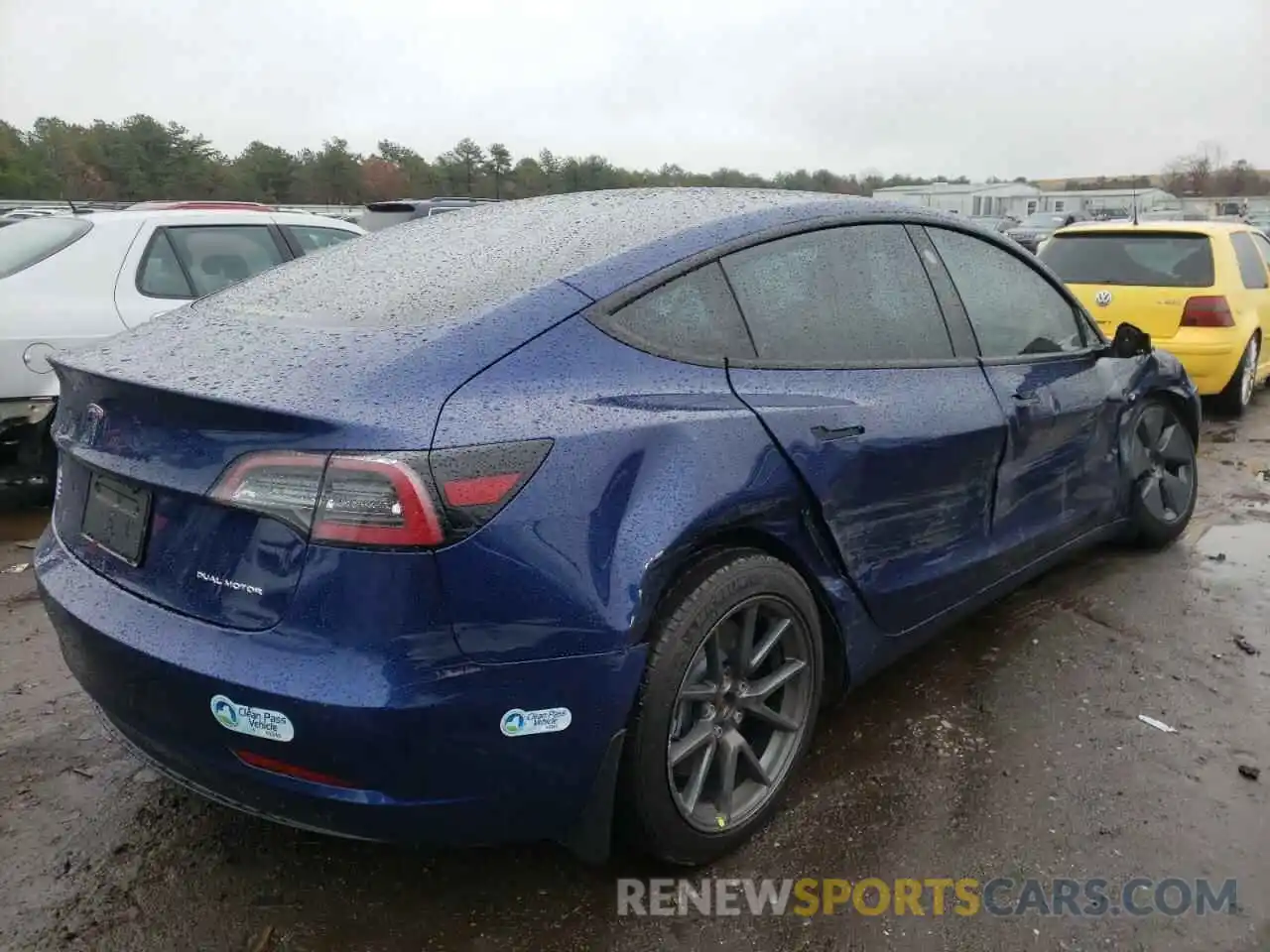 4 Photograph of a damaged car 5YJ3E1EB8MF924594 TESLA MODEL 3 2021