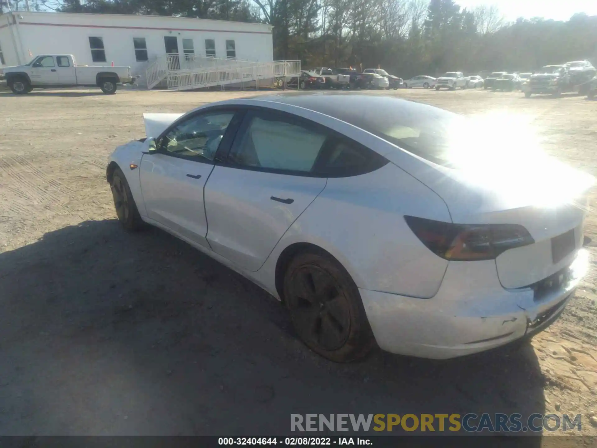 3 Photograph of a damaged car 5YJ3E1EB8MF924823 TESLA MODEL 3 2021