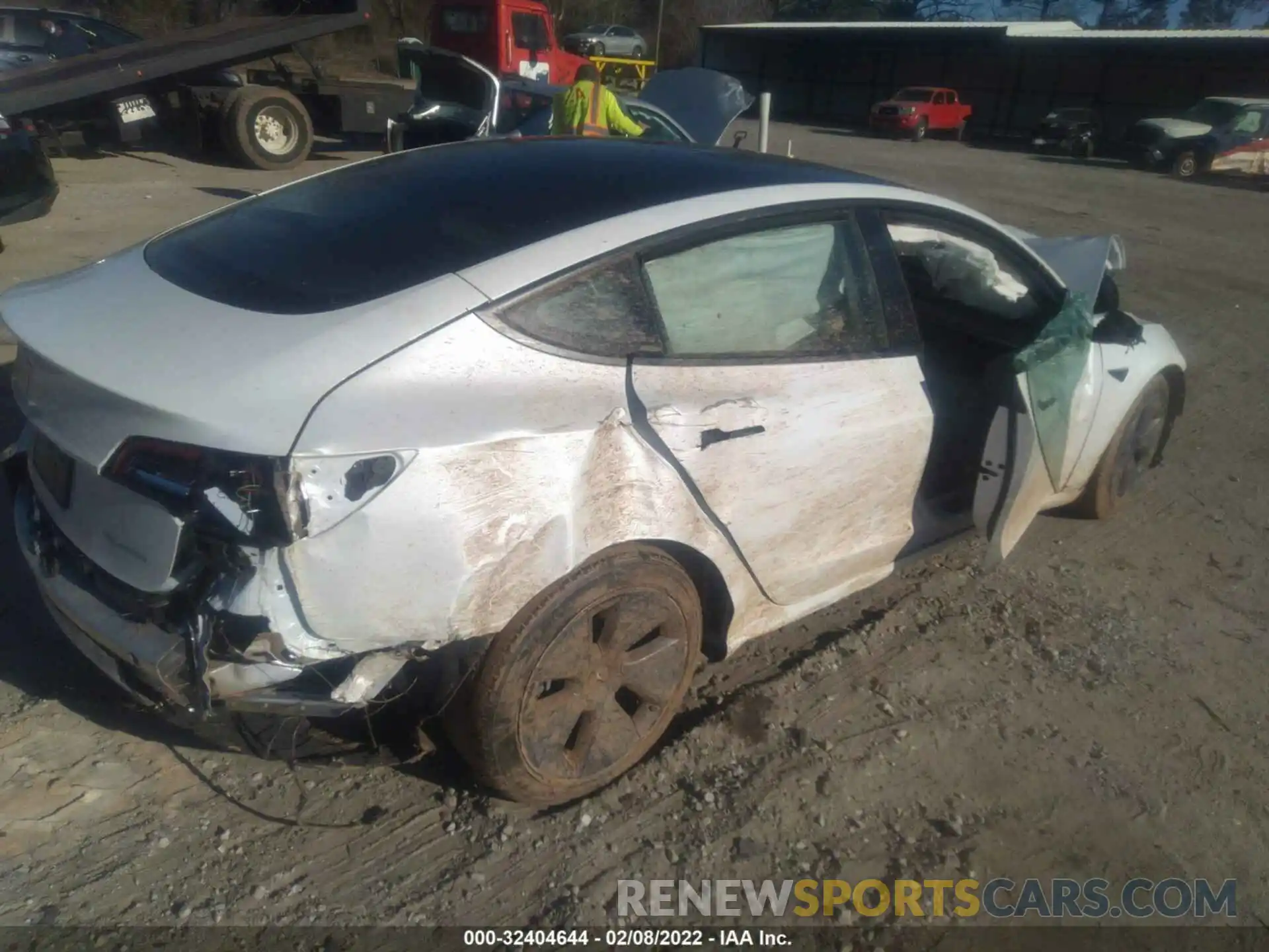 4 Photograph of a damaged car 5YJ3E1EB8MF924823 TESLA MODEL 3 2021