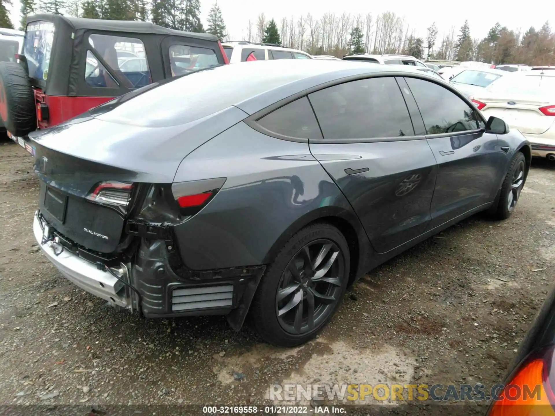 4 Photograph of a damaged car 5YJ3E1EB8MF927995 TESLA MODEL 3 2021