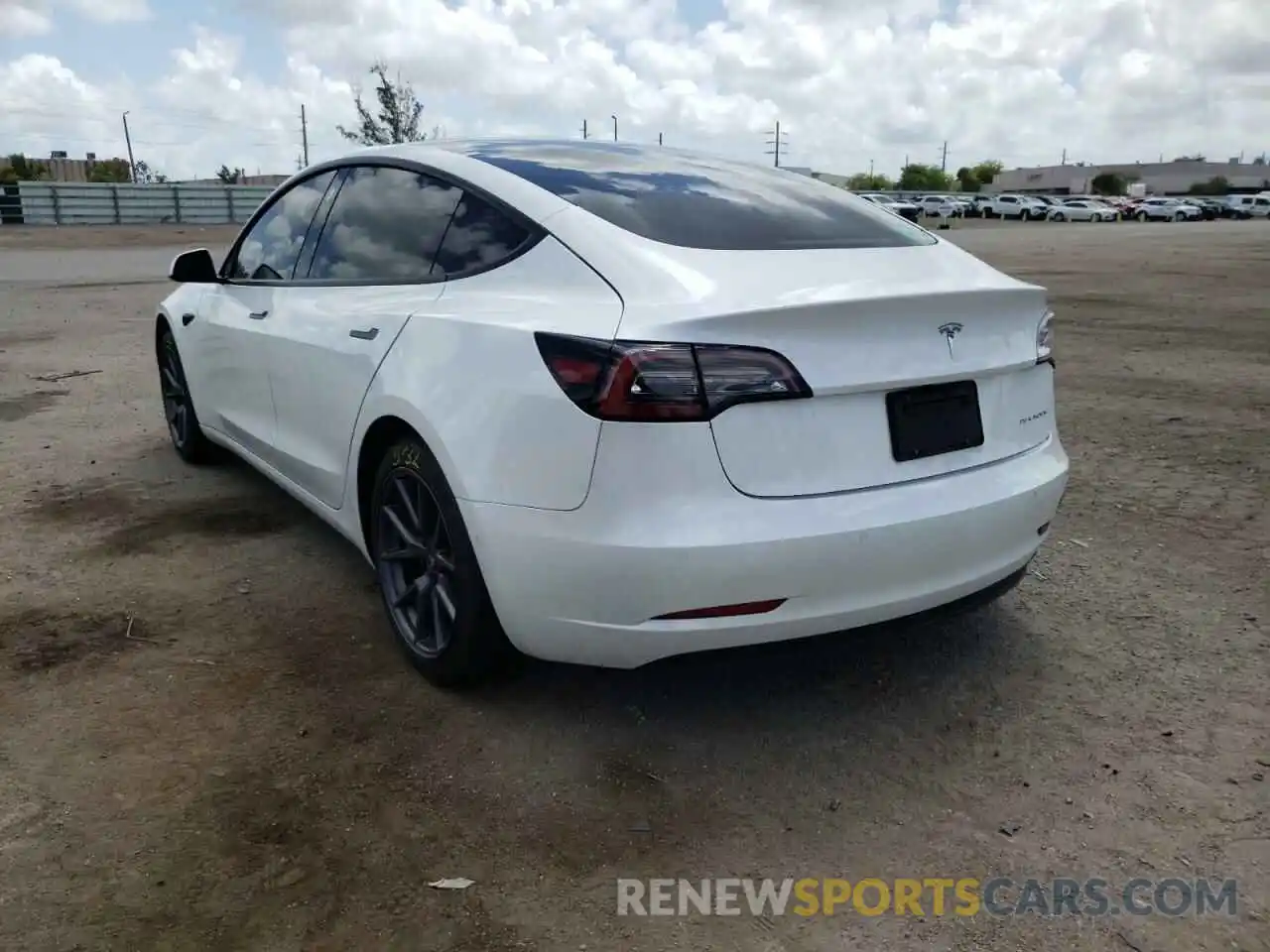 3 Photograph of a damaged car 5YJ3E1EB8MF975805 TESLA MODEL 3 2021