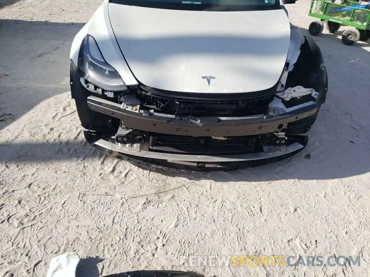 9 Photograph of a damaged car 5YJ3E1EB8MF992958 TESLA MODEL 3 2021