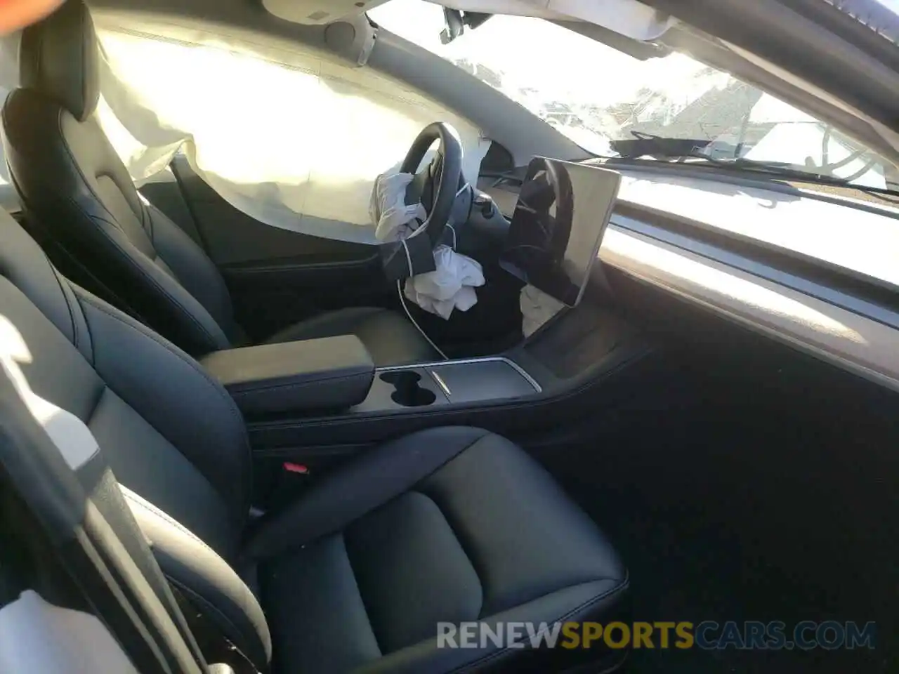 5 Photograph of a damaged car 5YJ3E1EB9MF033035 TESLA MODEL 3 2021