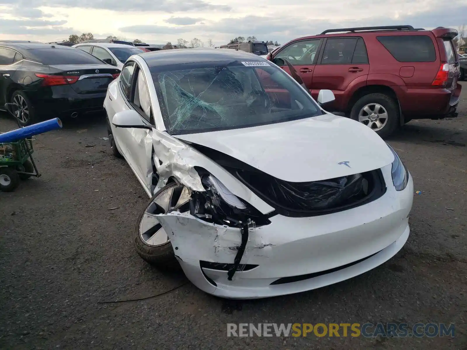 1 Photograph of a damaged car 5YJ3E1EB9MF055536 TESLA MODEL 3 2021