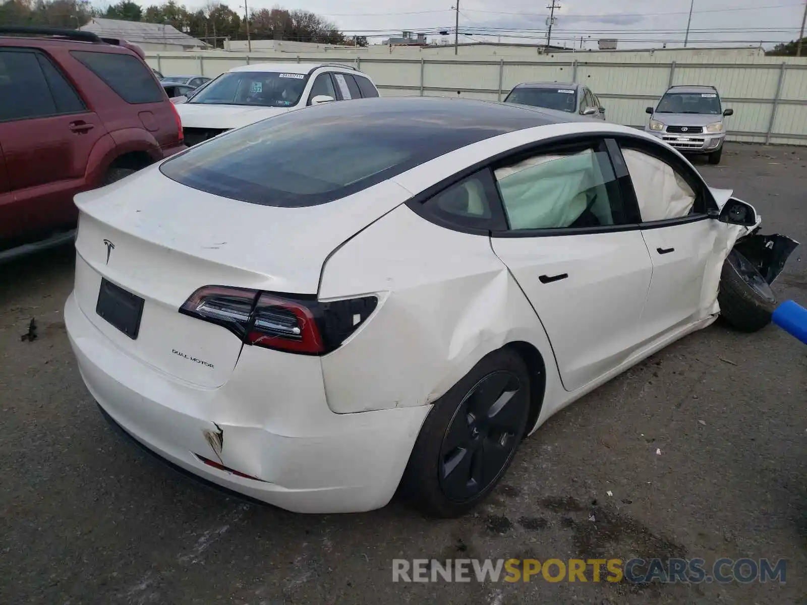 4 Photograph of a damaged car 5YJ3E1EB9MF055536 TESLA MODEL 3 2021