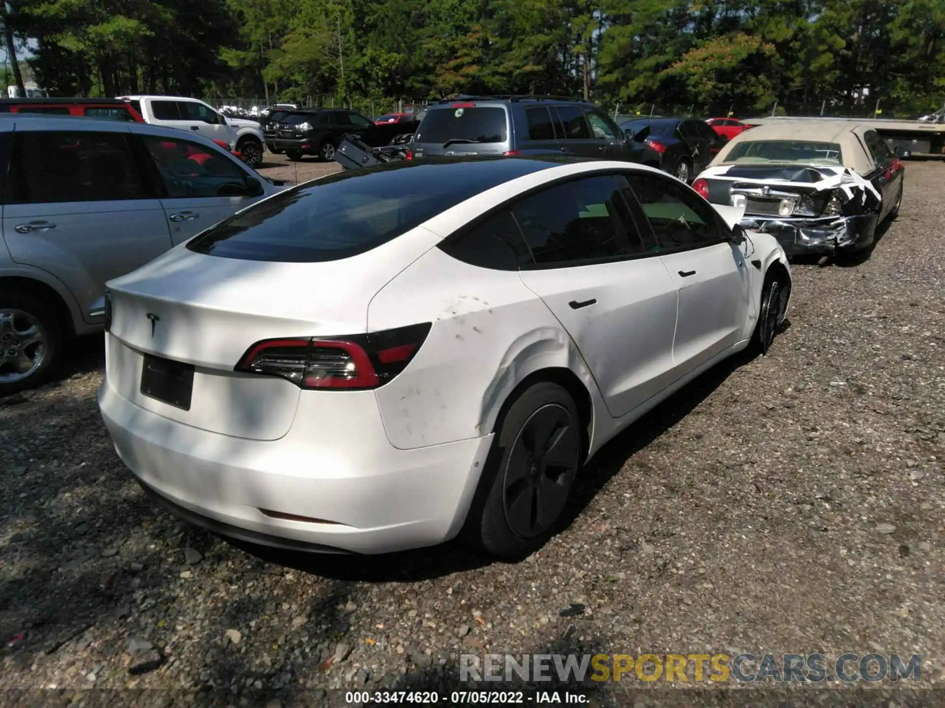 4 Photograph of a damaged car 5YJ3E1EB9MF836864 TESLA MODEL 3 2021