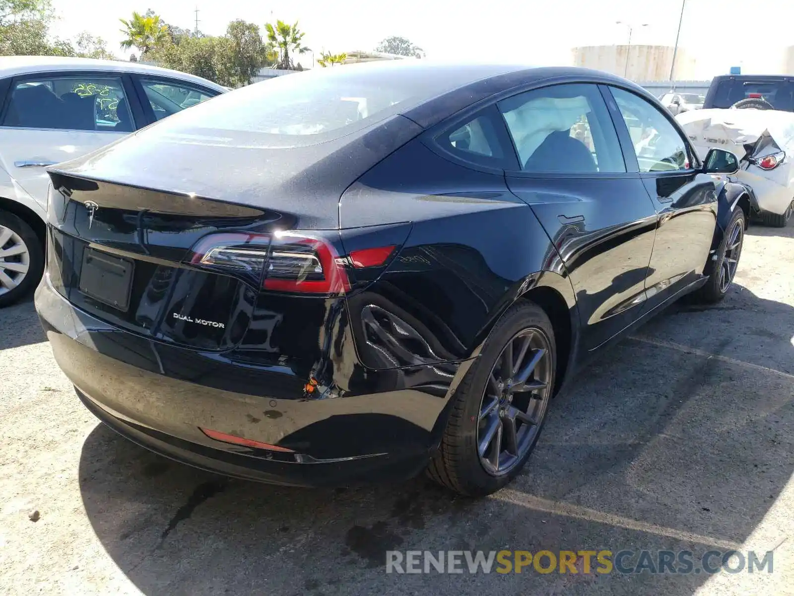 4 Photograph of a damaged car 5YJ3E1EB9MF876782 TESLA MODEL 3 2021