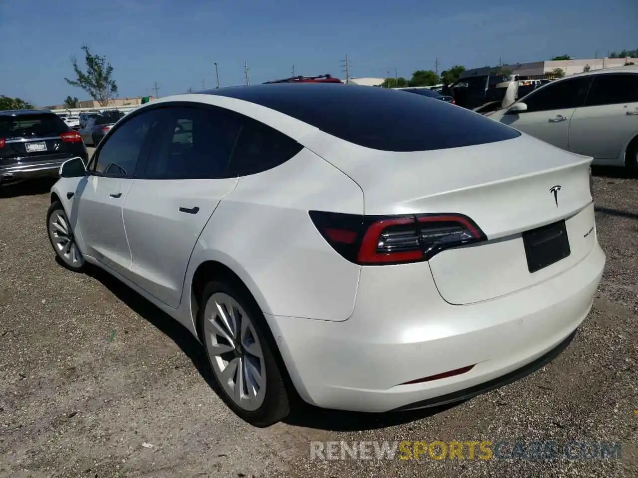 3 Photograph of a damaged car 5YJ3E1EB9MF906718 TESLA MODEL 3 2021