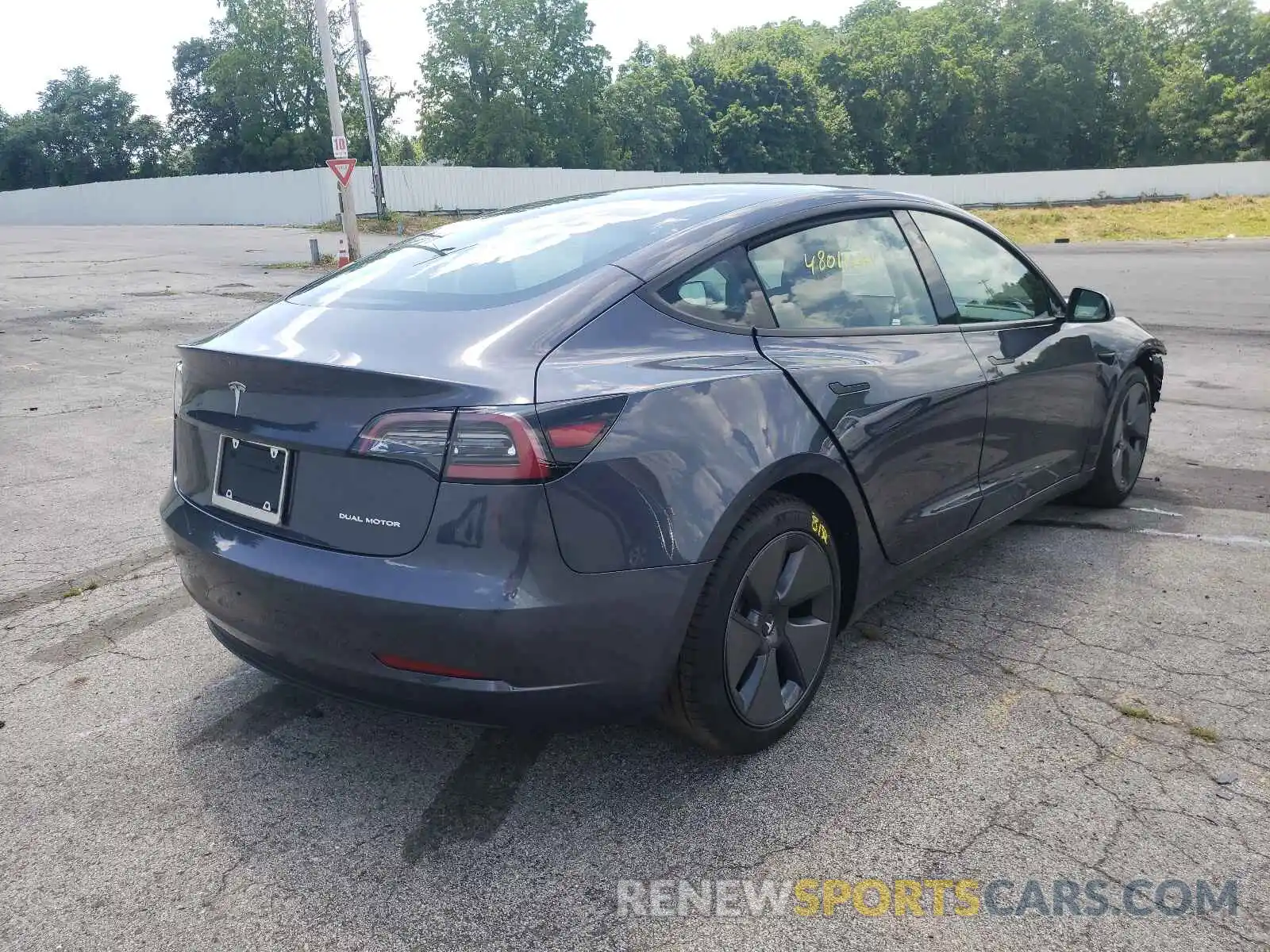 4 Photograph of a damaged car 5YJ3E1EB9MF983282 TESLA MODEL 3 2021