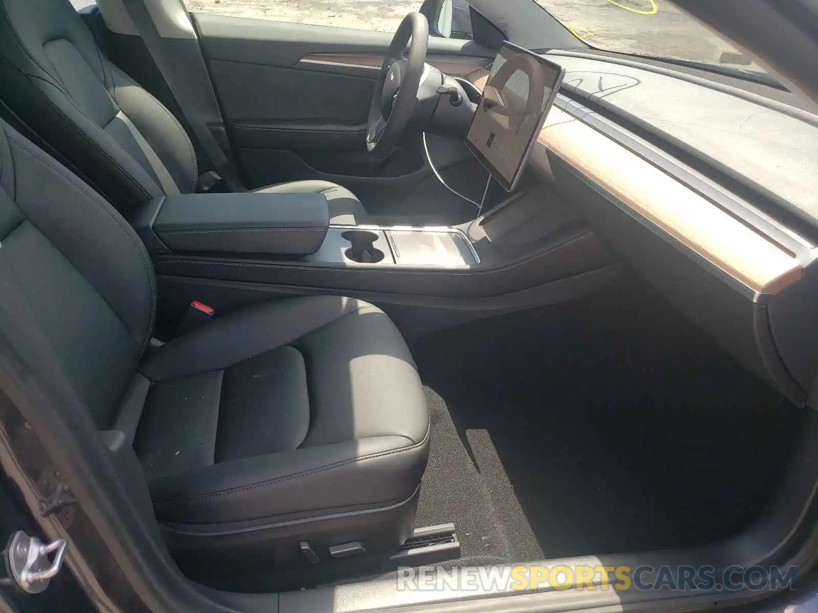 5 Photograph of a damaged car 5YJ3E1EB9MF983282 TESLA MODEL 3 2021