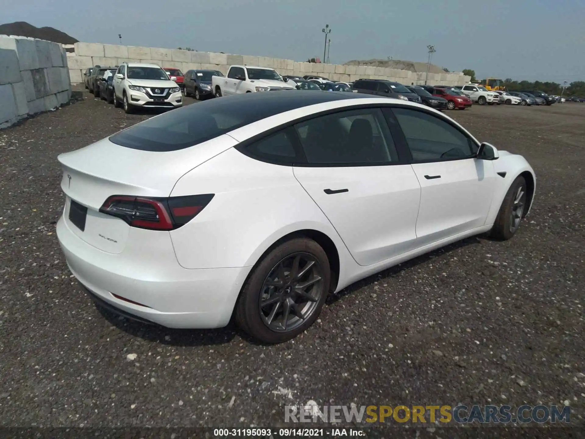 4 Фотография поврежденного автомобиля 5YJ3E1EB9MF988272 TESLA MODEL 3 2021