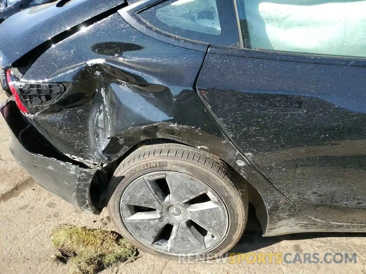 10 Photograph of a damaged car 5YJ3E1EBXMF079537 TESLA MODEL 3 2021