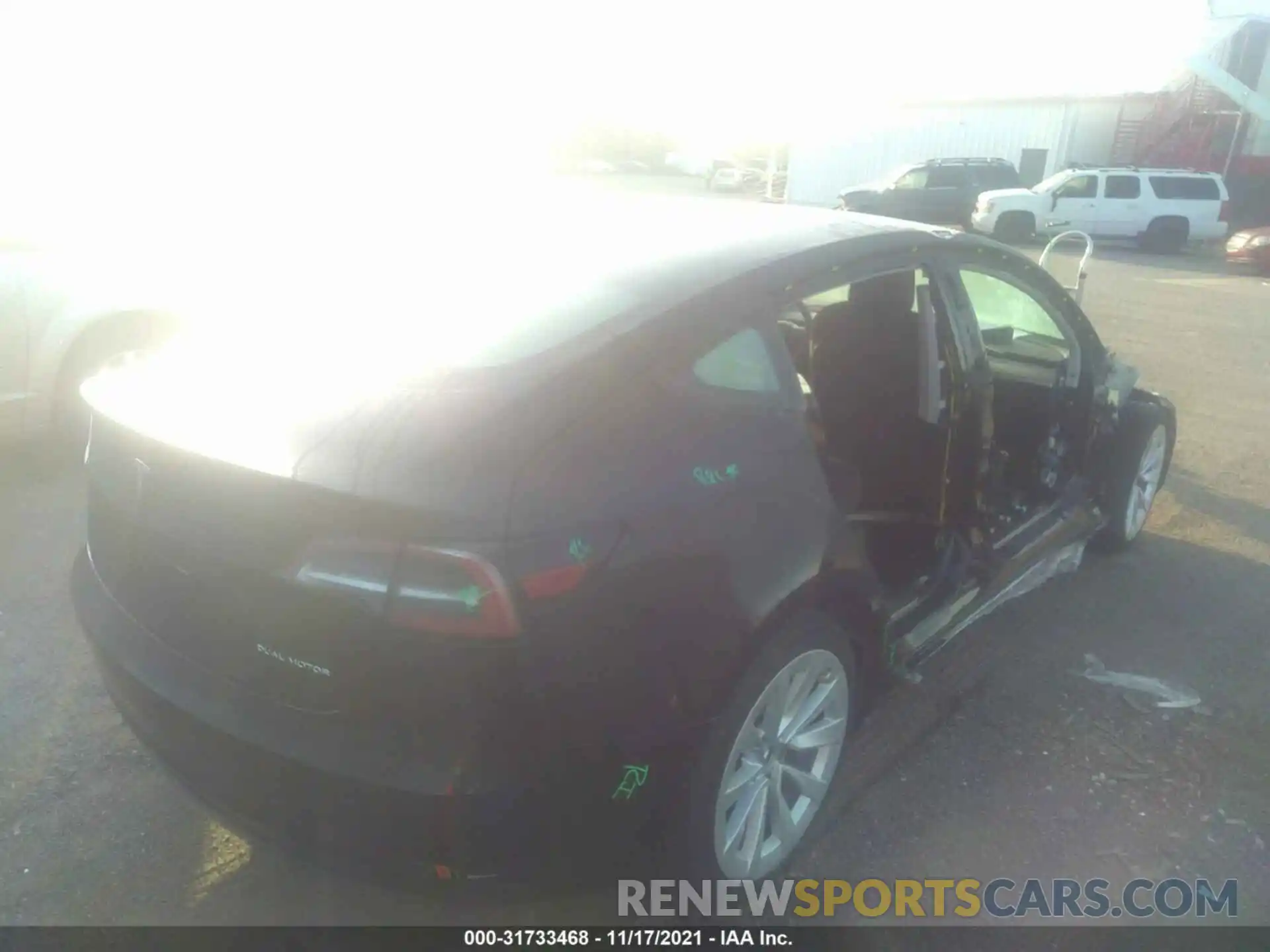 4 Photograph of a damaged car 5YJ3E1EBXMF924192 TESLA MODEL 3 2021