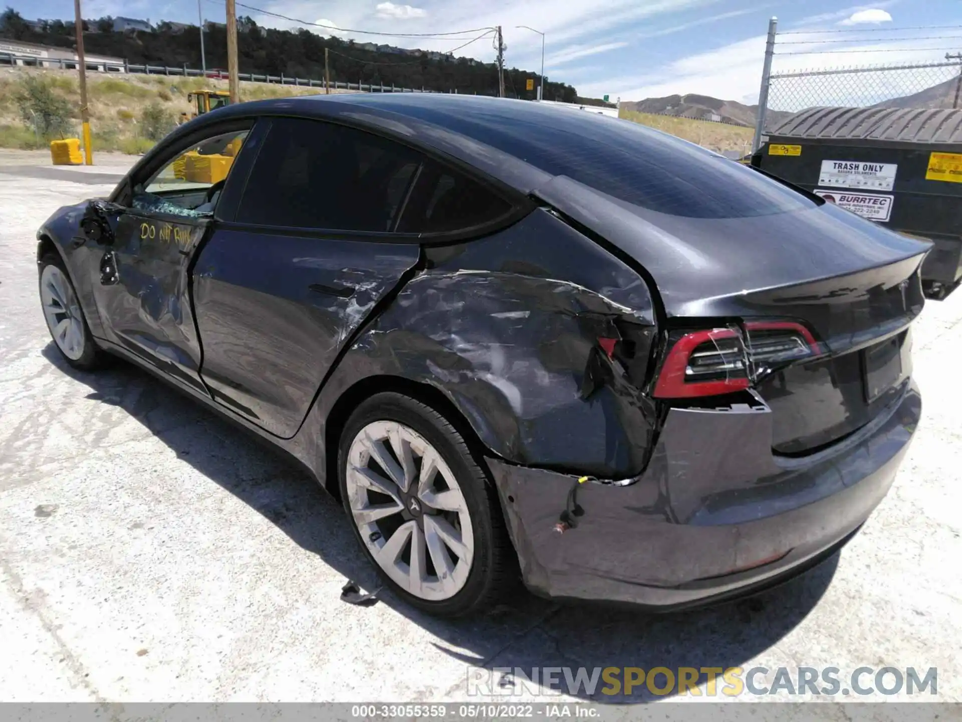 3 Photograph of a damaged car 5YJ3E1EBXMF980309 TESLA MODEL 3 2021