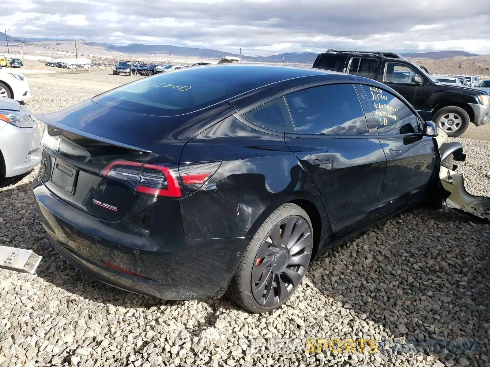 4 Фотография поврежденного автомобиля 5YJ3E1EC0MF055451 TESLA MODEL 3 2021