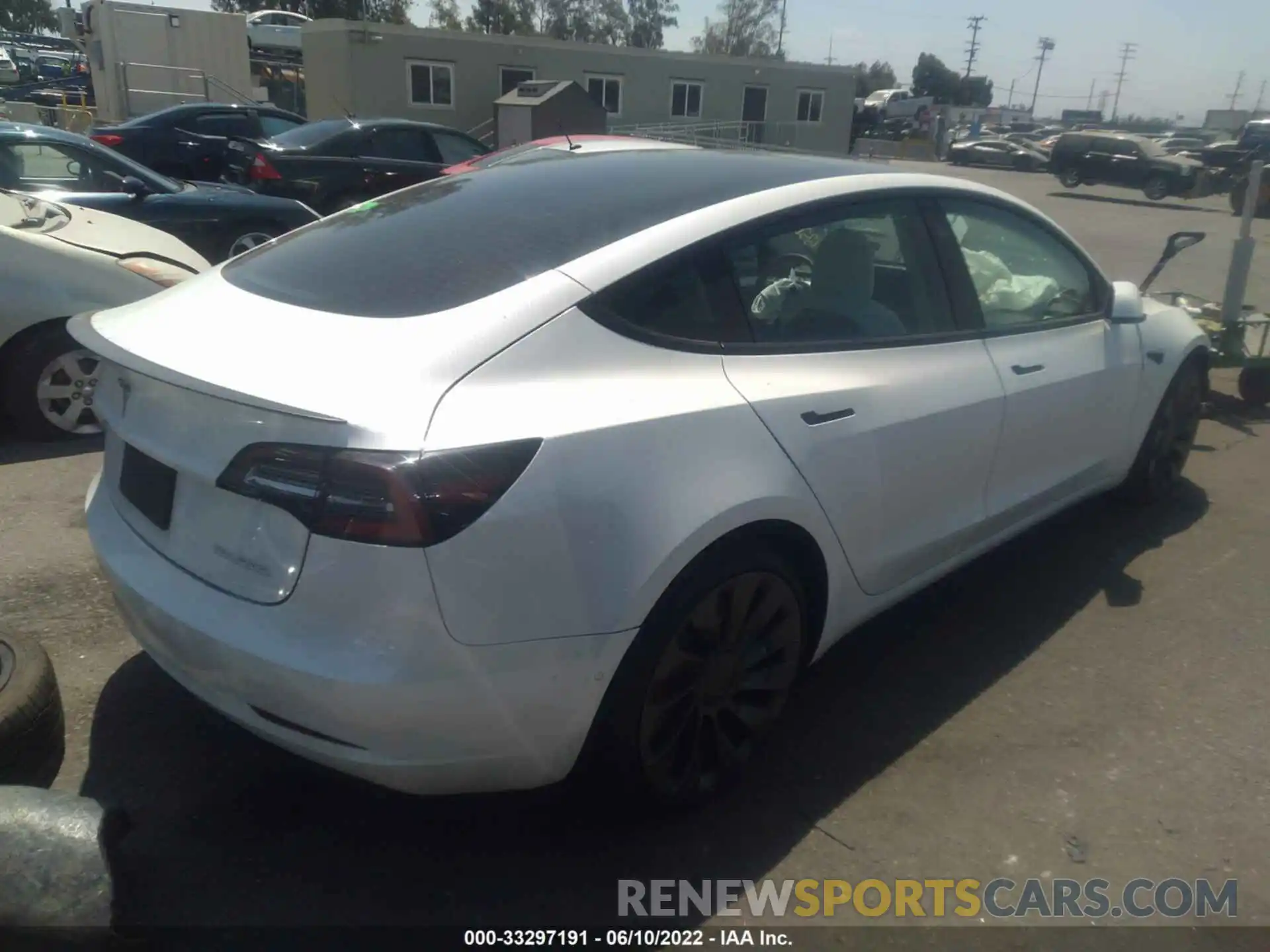 4 Photograph of a damaged car 5YJ3E1EC1MF033250 TESLA MODEL 3 2021