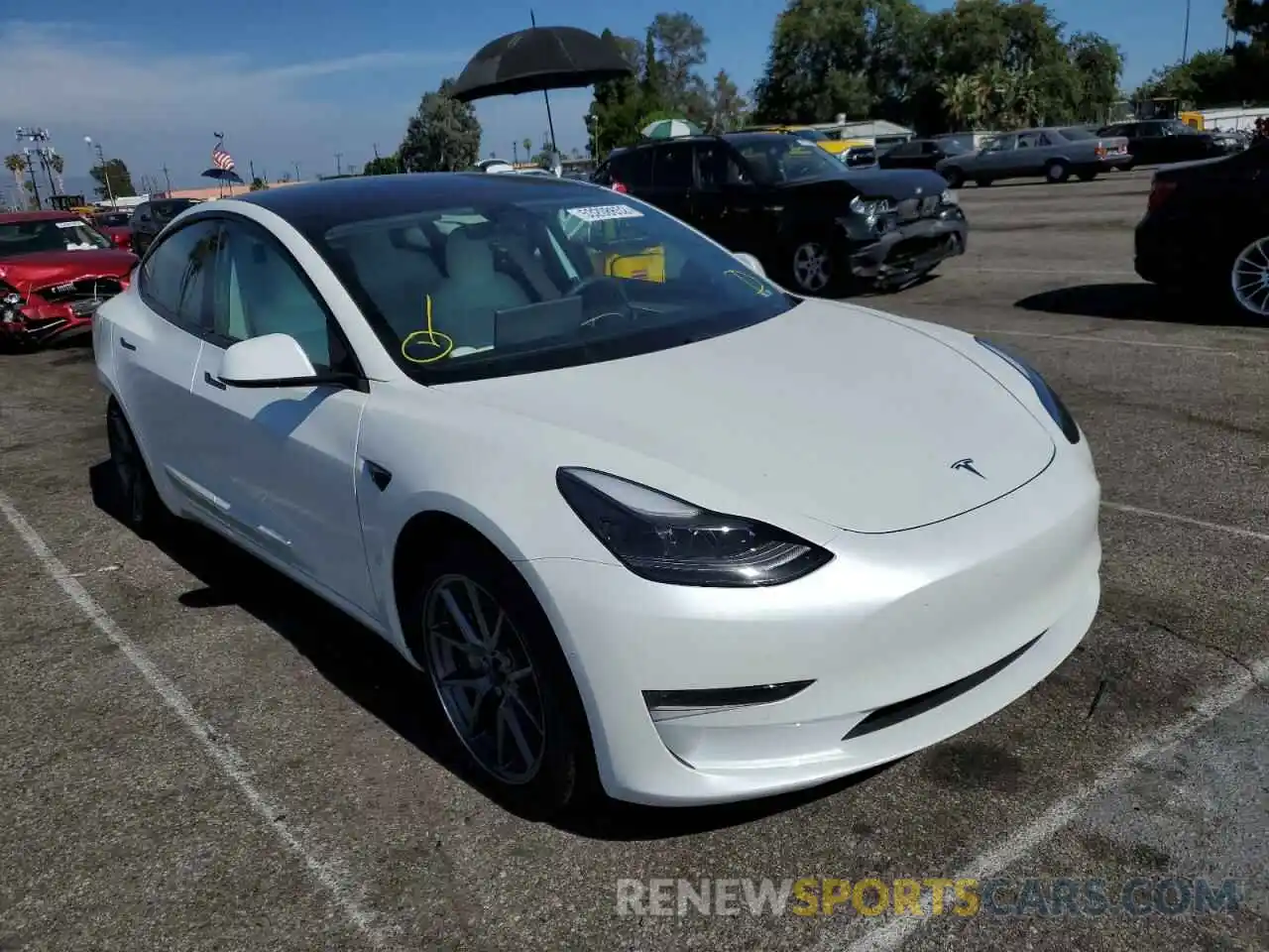 1 Photograph of a damaged car 5YJ3E1EC1MF077085 TESLA MODEL 3 2021