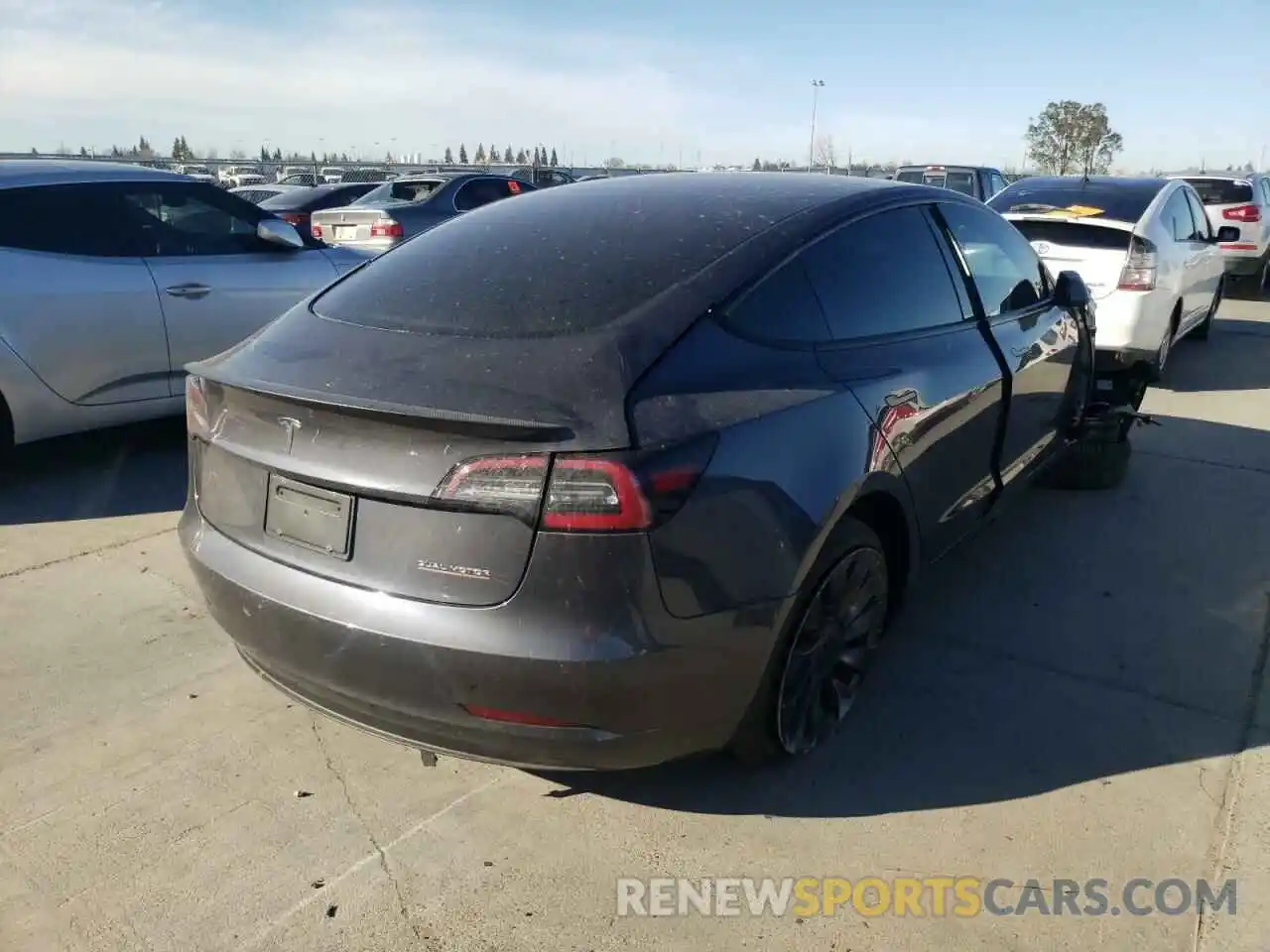 4 Photograph of a damaged car 5YJ3E1EC2MF001665 TESLA MODEL 3 2021