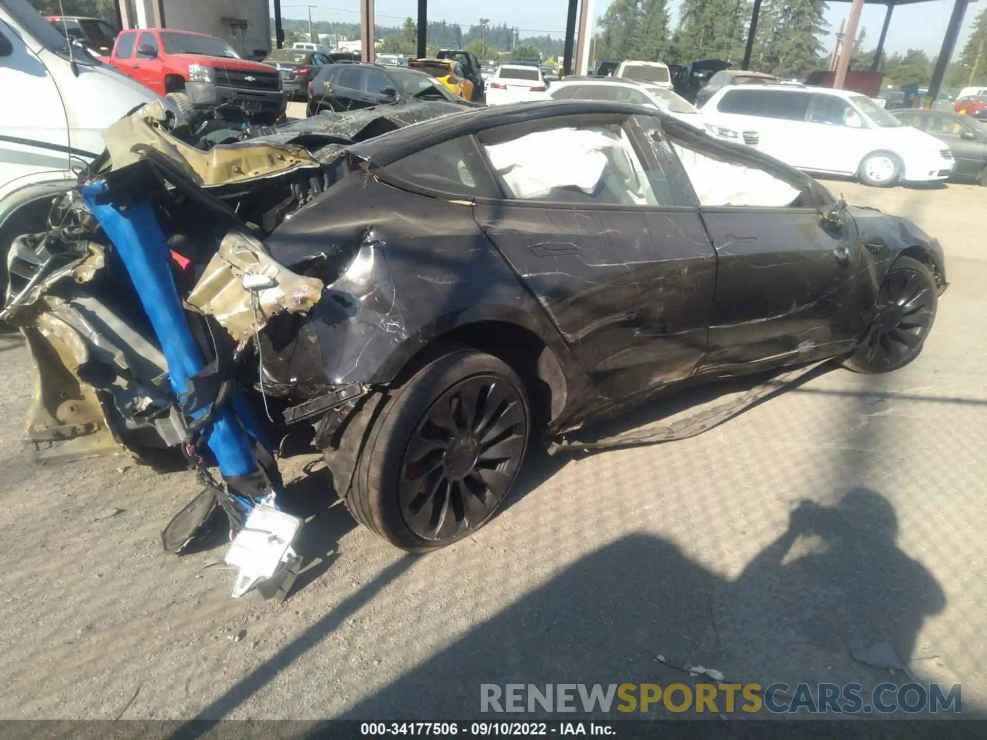 4 Photograph of a damaged car 5YJ3E1EC2MF868385 TESLA MODEL 3 2021